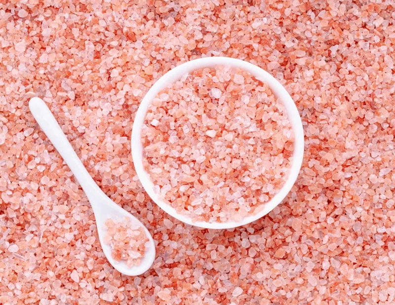 Himalayan pink salt coarse grains in bowl