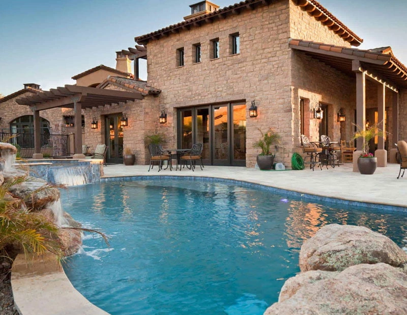 how much salt to add to saltwater pool