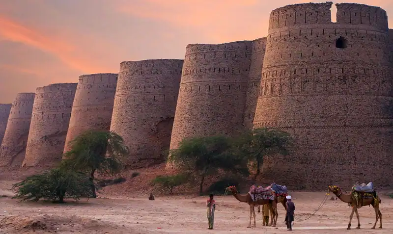 history of salt Derawar Fort in Pakistan camels traders