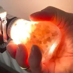 Himalayan pink salt bulb don't get hot
