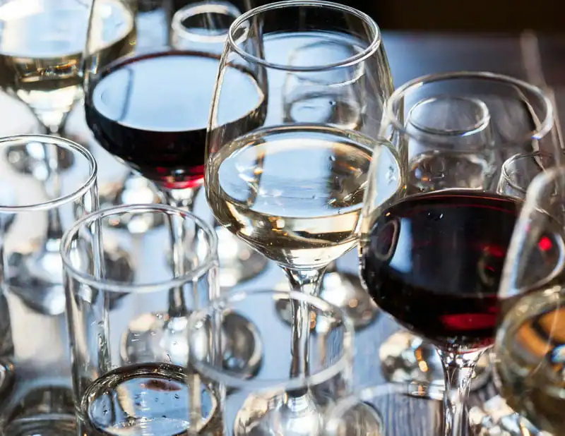 salt makes various colors of wine taste better